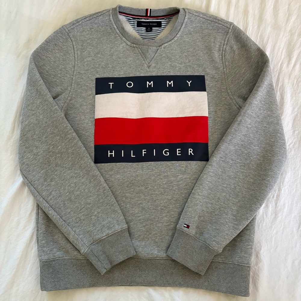 Tommy Hilfiger Grey Crewneck Flag Logo Sweatshirt – Size M